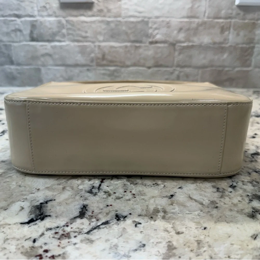 Gucci EUC Vintage Cream Patent Leather Shoulder Bag w/COA - Picture 11 of 14